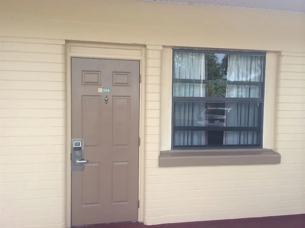 Sunshine Inn Of Daytona Beach 2*,  United States